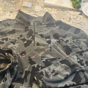 Columbia Black and Gray Camo Fleece Pullover